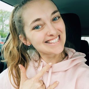 Meet your Posher, Lacey